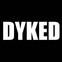 Dyked Пиздолизки в красных колготках обмениваются кунилингусом