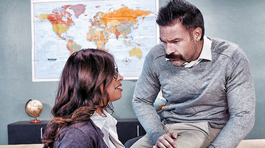 Препод утешил студентку с большими дойками кунилингусом и большим членом