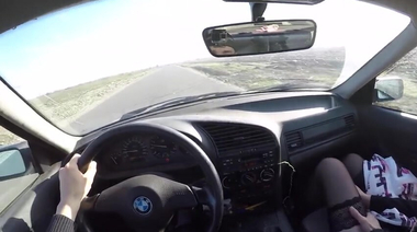 Водитель попутки соблазнил скромную 18-летнюю студентку в юбке