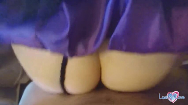 Трах раком и стекающая на платье сперма из пизды телки