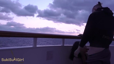 Минет и ебля раком с азиаткой на палубе на круизном лайнере