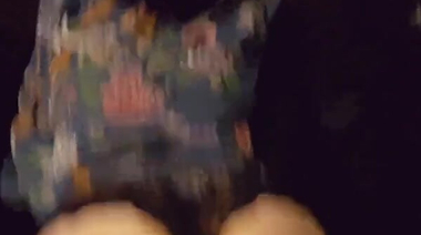 Потрогал киску и получил минет от очкарички в халате