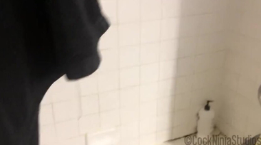 Легко соблазнил на анальную еблю с кремпаем нимфоманку мачеху в халате