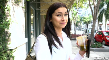 Щедрый Казанова отымел незнакомку, снятую на улице за деньги