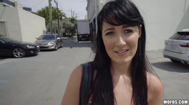 Пикапер купил секс с незнакомкой на паркинге дальнобойщиков