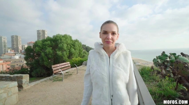 Кто рано встает, тому за бабло незнакомка дает