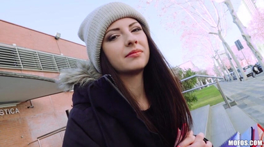 Итальянка случайно продала анал незнакомцу на улице