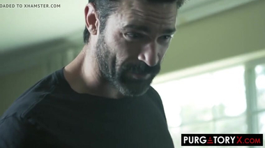 Псих выебал в глотку замужнюю телку при связанном муже