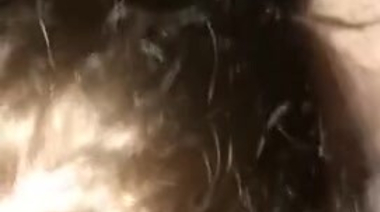 Рыжая конопатая со слюнями отсосала хуй приятеля