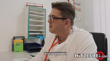 Самотык в киске и перепихон с врачом на гинекологическом осмотре