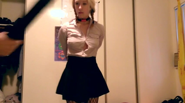 Укротил рабыню в юбке и выебал через дыру в колготках