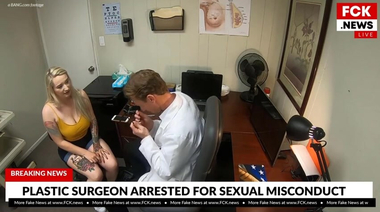 Пластический хирург домогается и ебет пациентку в кабинете на столе