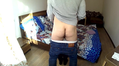 Нагнул раком и выебал домохозяйку мать в ее московской квартире