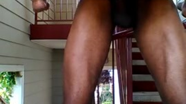 Нигерская ебля на весу в подъезде до финала в рот
