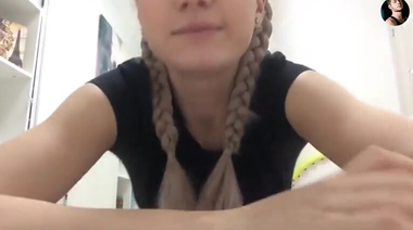 Развод по скайпу 18-летней няшки на показ сисек и вареника