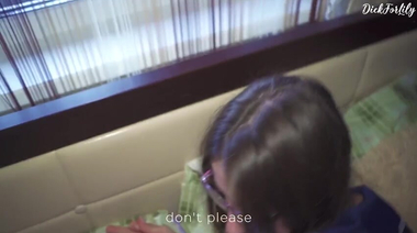 Батя наказал дочь за развратную одежду хуем за щекой со сливом на очки