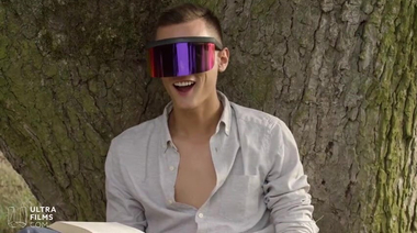 Пять чешских сучек сосут хуй и трахаются с изобретателем в парке