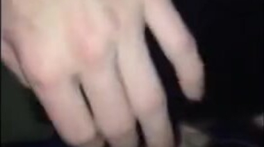 Пьяная россиянка сосет перекрещенные хуи и ебется в МЖМ