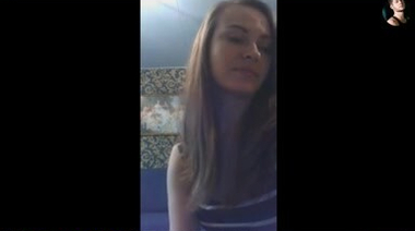 Россиянка руками раздвигает попу раком для пикапера по скайпу