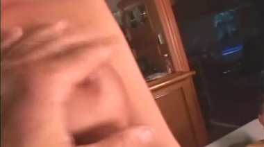 Девка с улицы сосет хуй пикапера в позе 69 на весу