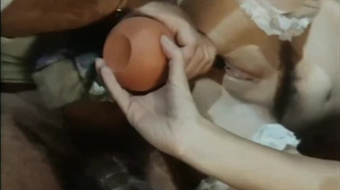 Молодая Чиччолина в главной роли полнометражной итальянской порнухи