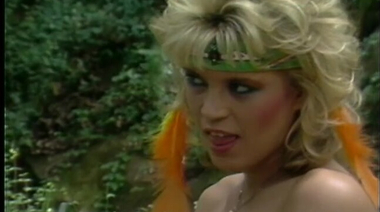 Мускулистый ковбой чпокает на природе блондинку на Диком Западе