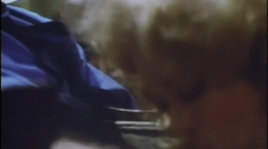 Муж дает на клык жене и любовнице, трахавшимися со страпоном