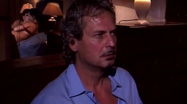 Минет с сексом в ванне и хуй в рот из задницы в ЖМЖ трио