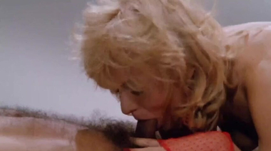 Секс эксперименты ученых с клонированными телками в ретро порно