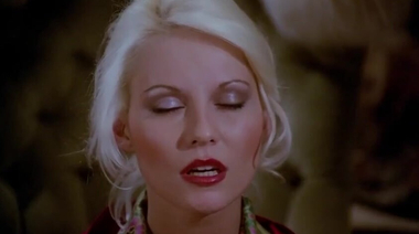 Психоаналитик лечит фригидность блондинки гипнозом в ретро фильме