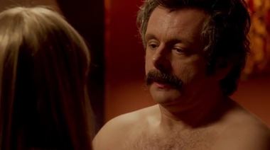 Оргазм Лиззи Каплан в постели с Майклом Шином под руководством ученых