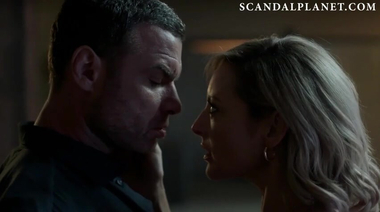 Рэй Донован брутально трахнул раком Лолу Глаудини в сериале