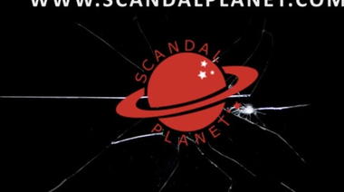 Голая Линдси Лохан моется в душе в фильме «Каньоны»