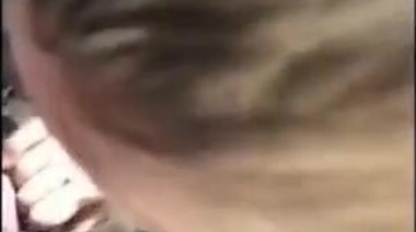 Минет и быстрый перепихон на камеру в саду у бывшего