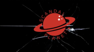 Мила Йовович вызванивает любовника и трахается с ним в фильме «Стоун»