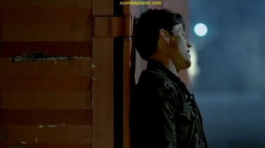 Люси Гриффитс активно трахается в порту в сериале «Настоящая кровь»