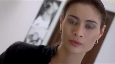 Фотограф Шарлотта Льюис лижет соски девственницы Алиссы Милано