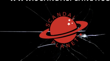 Мадлен Зима с голыми сиськами трахает верхом Дэвида Духовны в «Калифорникейшн»