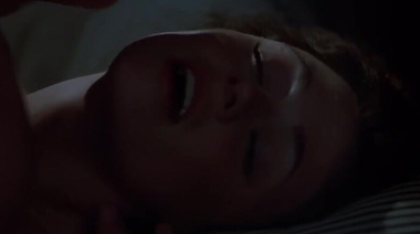 Голые сиськи актрис в сценах обнаженки и киношного секса