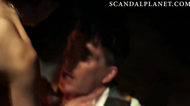 Все постельные сцены Аннабелль Уоллис из сериалов и фильмов