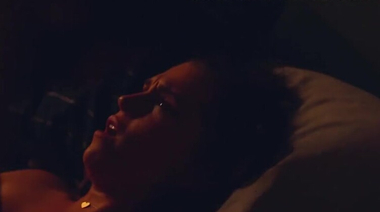 Тэйлор Мисяк подставляет киску под куни и трахается в сериале «Дэйв»