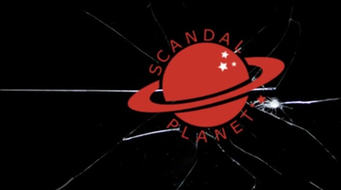 Кайли Хатчинсон раздевается и занимается сексом в сериале «Ответный удар»