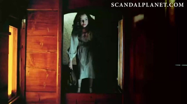 Голая Джони Флинн в откровенной сцене из фильма «Фелисити»