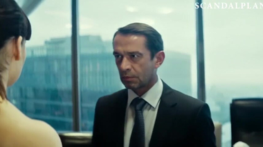 Босс Машков трогает сиськи и лезет под трусики секретарше Юле Снигирь