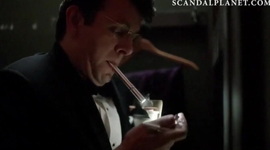 Аннали Эшфорд симулирует оргазм, экспериментально трахаясь в сериале