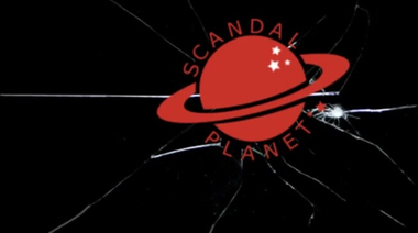 Активный секс сверху Дженнифер Бланк в фильме ужасов