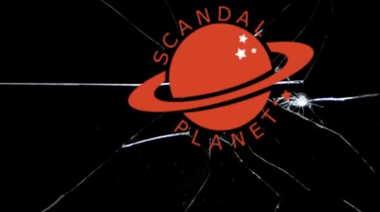 Киношный трах на улице Виктории Чепман с бойфрендом дочери