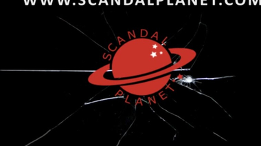 Мэгги Кью и Ума Турман в постельной сцене справляются без мужика