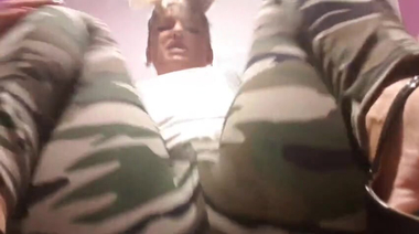 Фемдом соло русской госпожи с матами и плевками в камеру