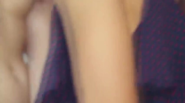 Рыжая лесбиянка соблазнила на орал в позе 69 гетеросексуалку под пивко